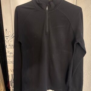 Very Gently Preowned/Excellent Condition Figs Black Quarter Zip